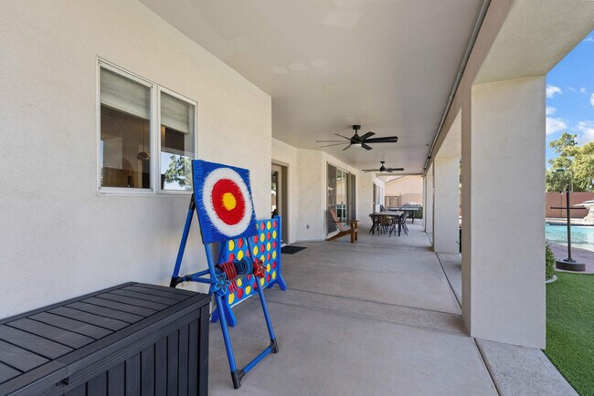 Building Photo - 1438 S Creston Cir