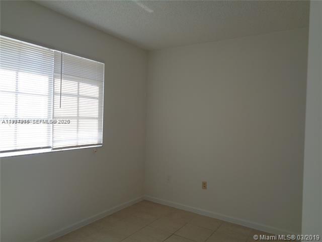 Building Photo - 3271 Sabal Palm Manor