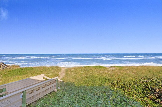 Building Photo - 1501 NE Ocean Blvd