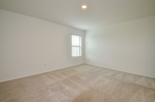 Building Photo - 27127 Breakaway Ln