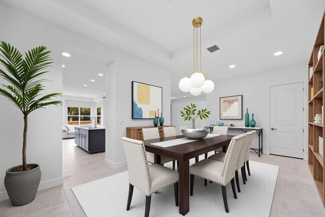 Building Photo - 15144 Wildwood Cir