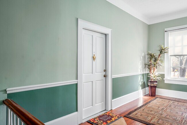 Building Photo - 105 Florence St SW