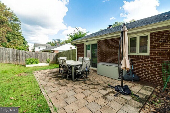 Building Photo - 7606 Jervis St