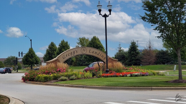 Primary Photo - 1817 Crenshaw Cir