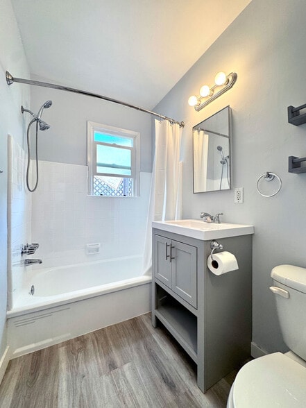 Building Photo - 5242 Comercio Ave