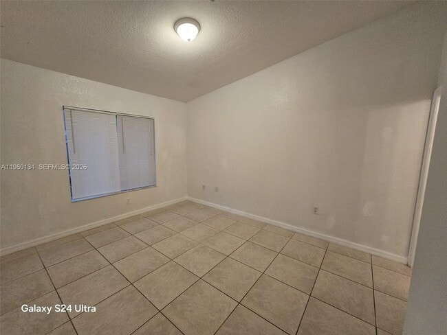 Building Photo - 3908 SW 48th Ave