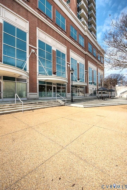 Building Photo - 301 Virginia St