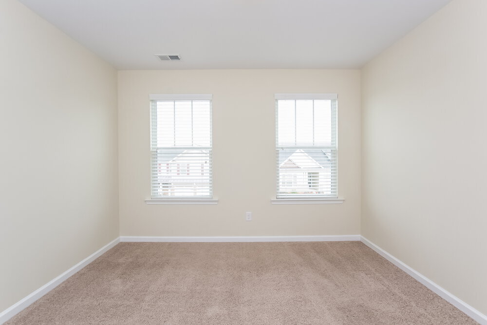Building Photo - 374 Darbys Run Ct