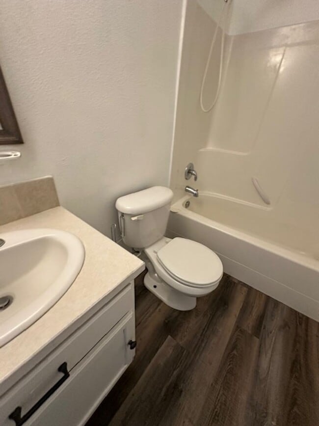 Building Photo - 3 Bedroom House for rent