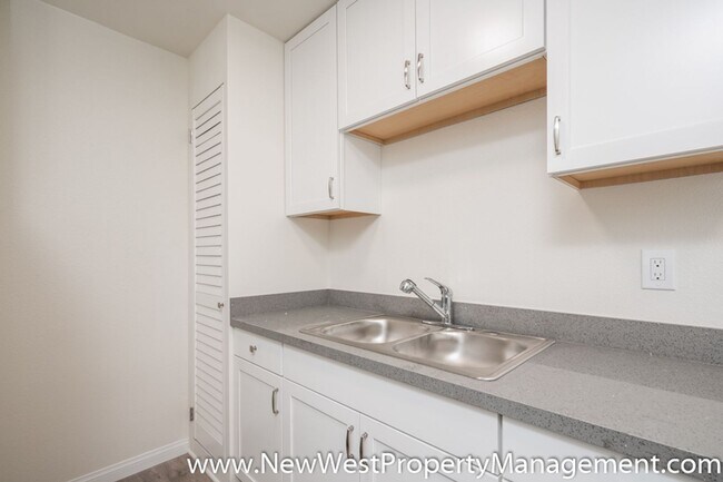 Building Photo - Upgraded Sherman Heights 1 Bedroom, Available Now!