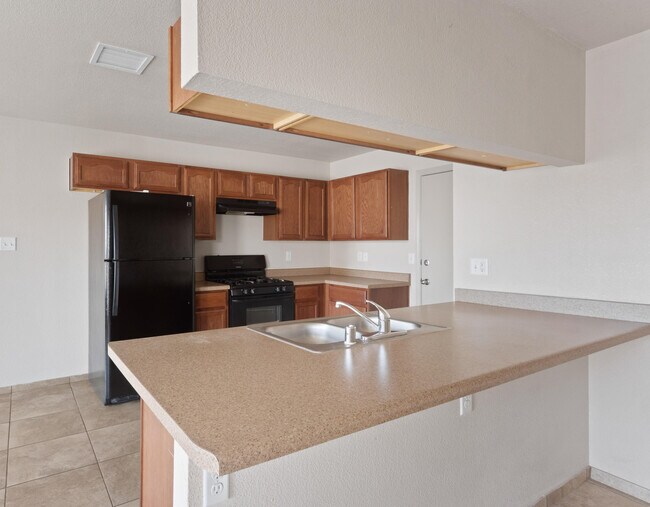Building Photo - 608 Cactus Creek Pl