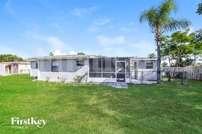 Building Photo - 990 Badger Dr NE