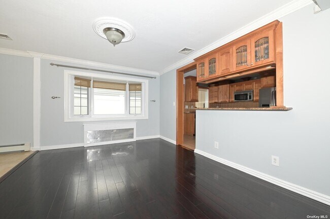 Building Photo - 1656 Putney Rd