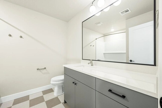 Building Photo - 3983 Razor Dr