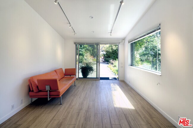 Building Photo - 6000 Philip Ave