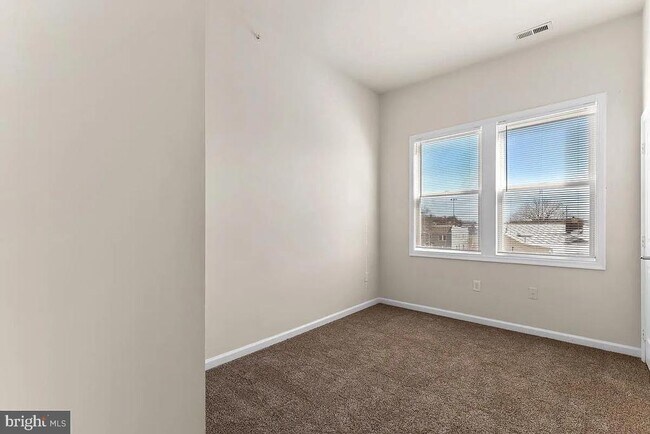 Building Photo - 1275 Meigs Pl NE