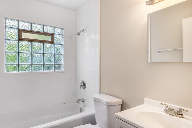 Building Photo - 151 S Grand Ave