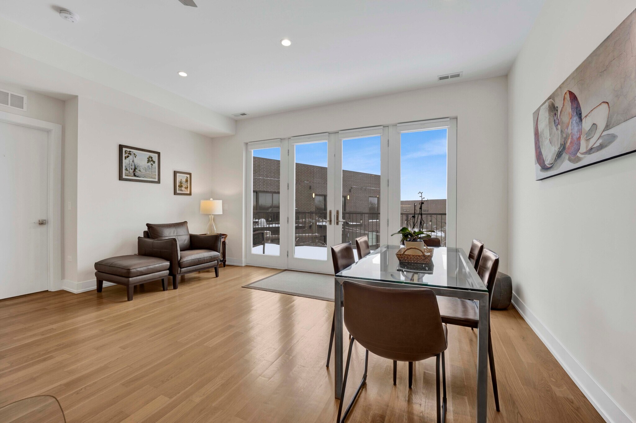 Building Photo - 4024 N Lincoln Ave