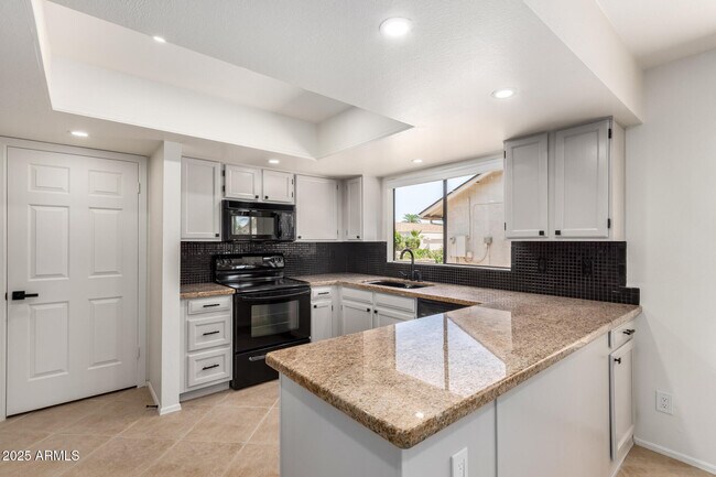 Building Photo - 9645 W Kimberly Way