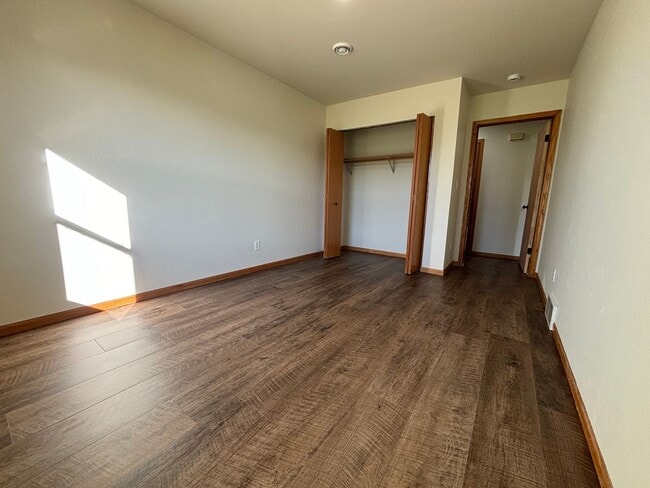 Building Photo - 416-418 Pecor St