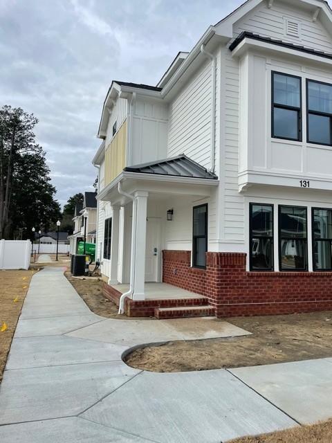 Building Photo - 131 S McAllister St