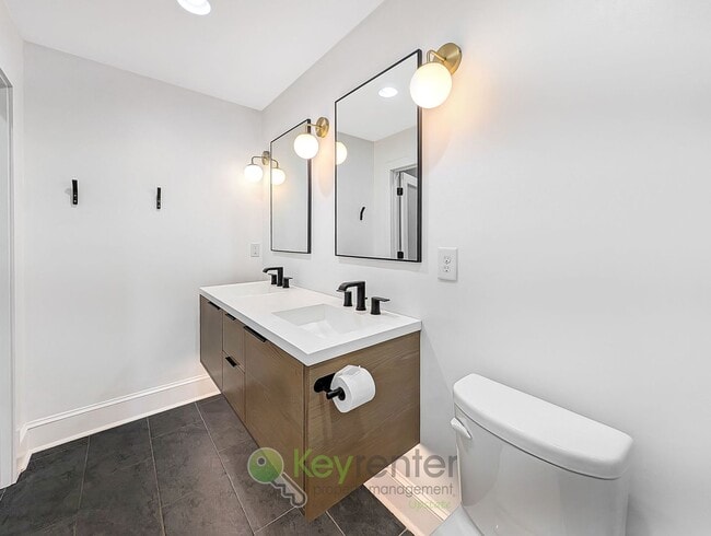 Building Photo - Updated Overbrook Home with Finished Basement & Fenced Yard Near Downtown Greenville