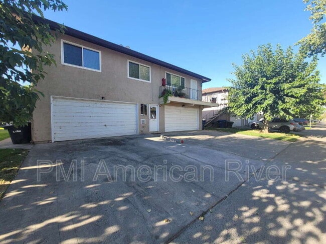 Building Photo - 9045 Montoya St