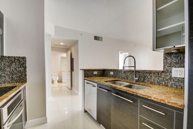 Building Photo - 550 Okeechobee Blvd