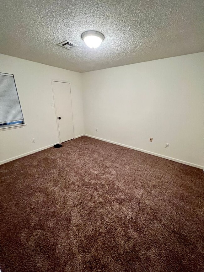 Building Photo - Duplex