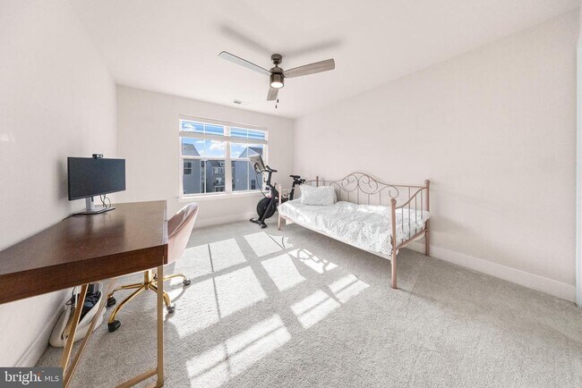 Building Photo - 973 Skylar Ct.