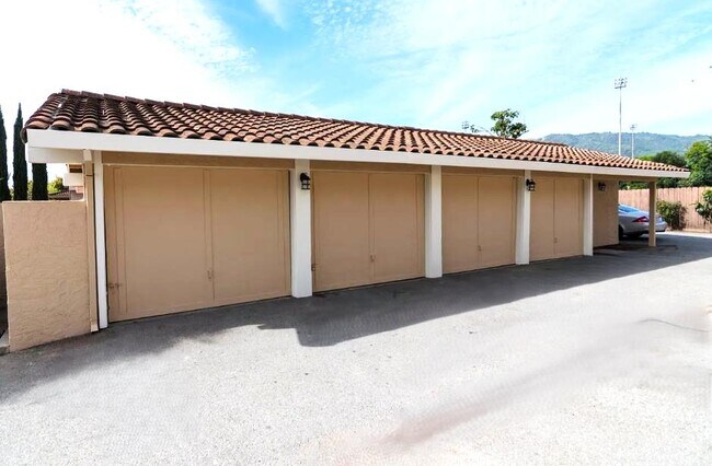 Building Photo - 6755 Filbro Dr
