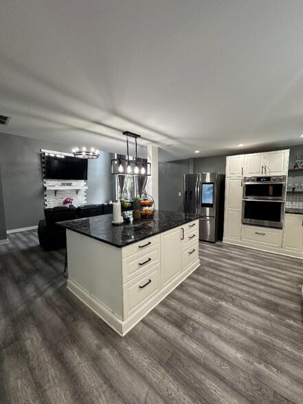 Building Photo - 9824 157th St E