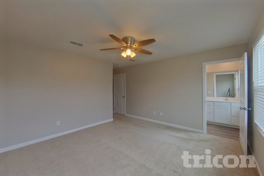 Building Photo - 886 Purcell Dr