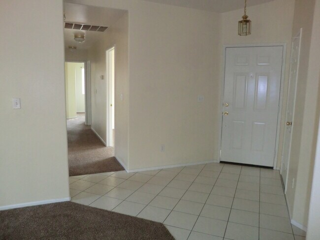 Building Photo - 7110 Rogue River Dr