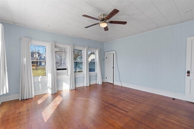 Building Photo - 408 S Gabriel St