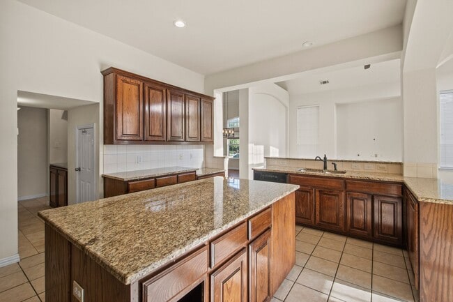 Building Photo - Stunning 4-Bedroom Rental Home with office...