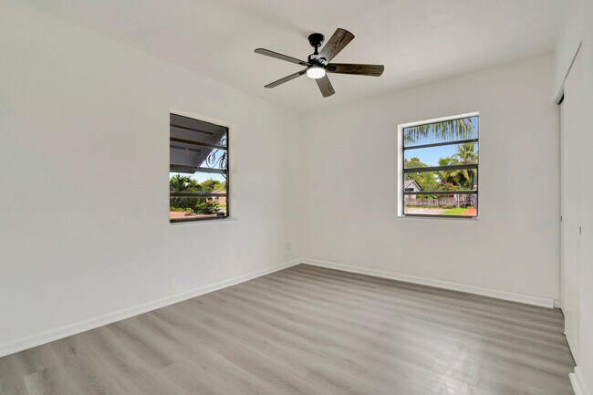 Building Photo - 6126 SW 19th St
