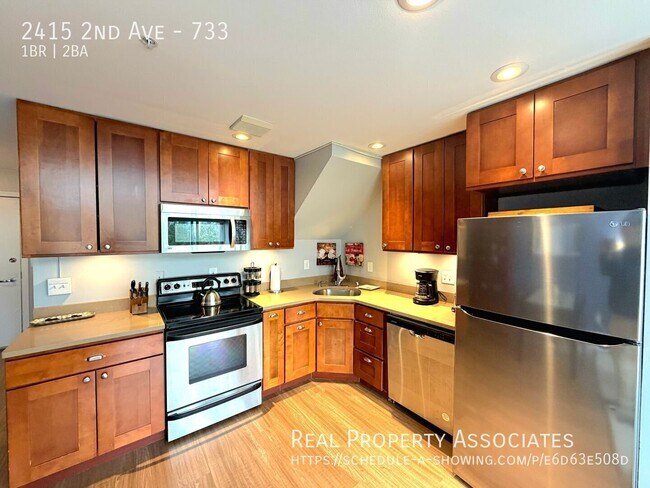 Building Photo - 2415 2nd Ave
