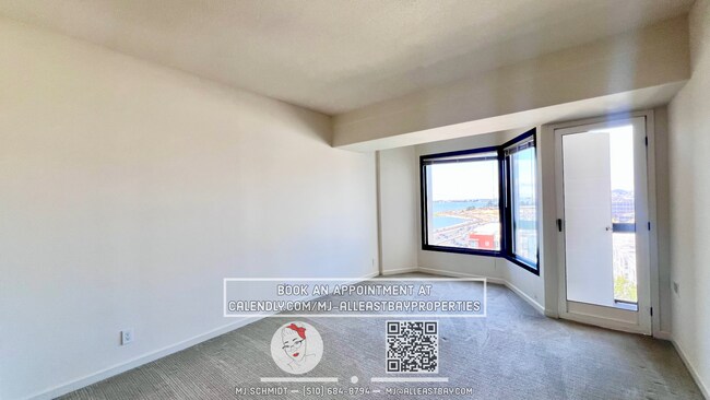 Building Photo - Contemporary condo on the 10th floor inclu...