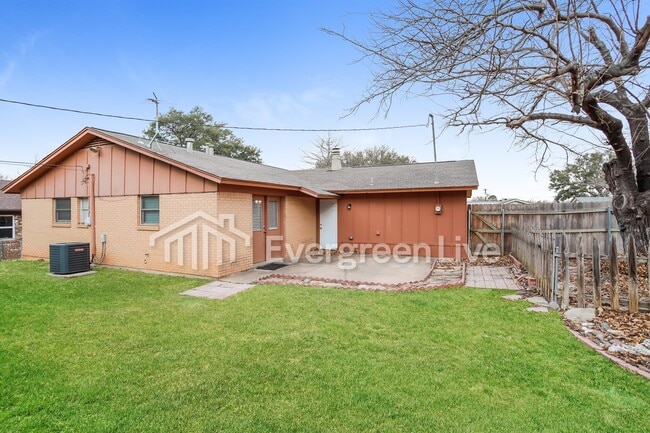 Building Photo - 311 Franklin Dr