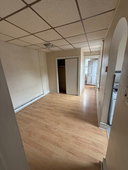 Building Photo - 1047 Penn St