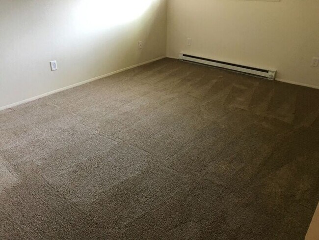 Building Photo - 13437 SE Stark St