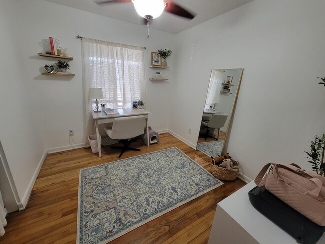 Building Photo - 404 Sable Ct