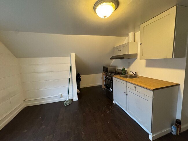 Building Photo - Guadalupe Vega Nolasco