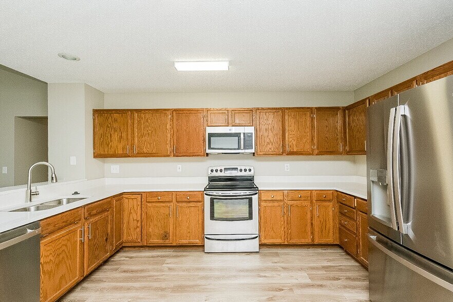 Building Photo - 9519 Pebble Glen Ave