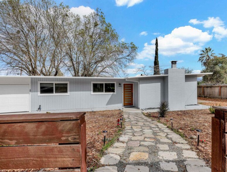 Primary Photo - 1167 Temple Dr
