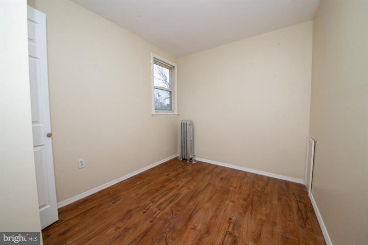 Building Photo - 2061 Wilmot St