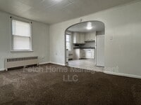 Building Photo - 15 S Front St