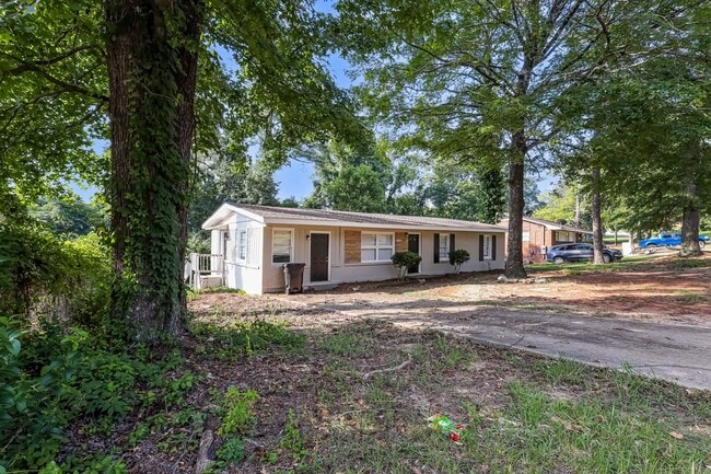Building Photo - 2080 Shelby St
