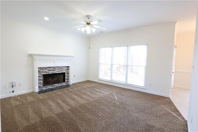 Building Photo - 1056 Oak Hollow Ct